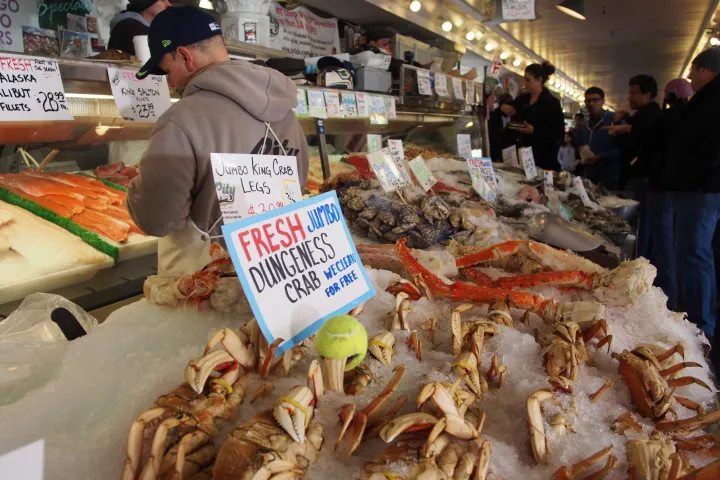 frozen crab at the Pike Place Market while exploring seattle