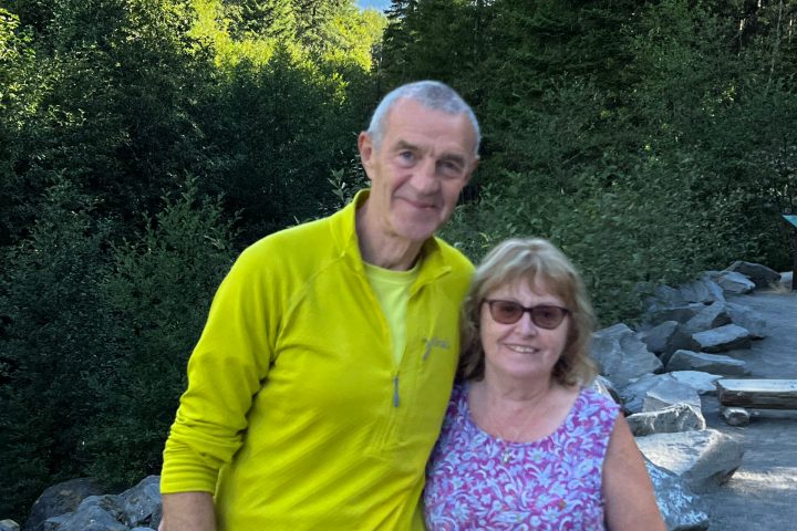 couple on private mt rainier national park tour